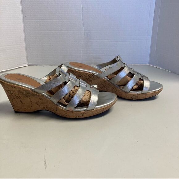 JACLYN SMITH, Cork Wedge Silver Sandals,  Size 8M,‎ open toe - Picture 7 of 9